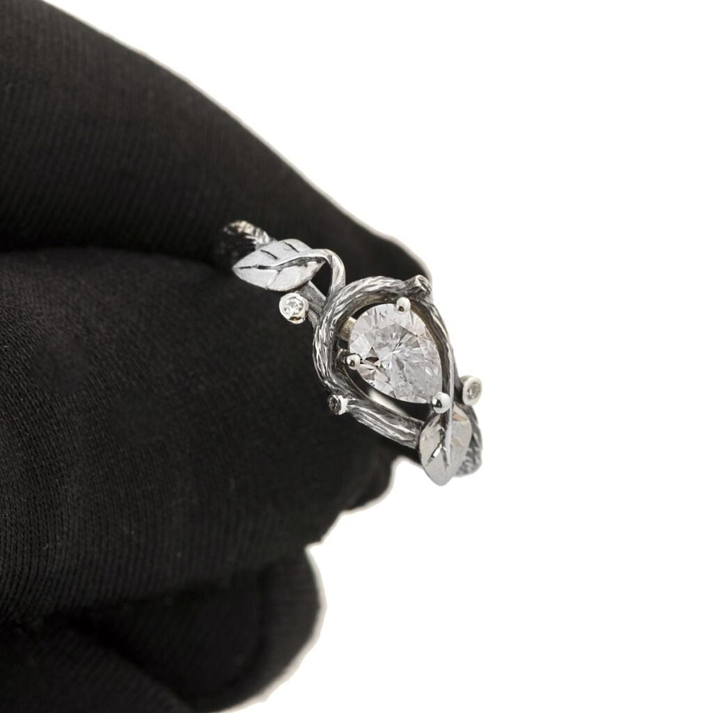 A1 W moissanite